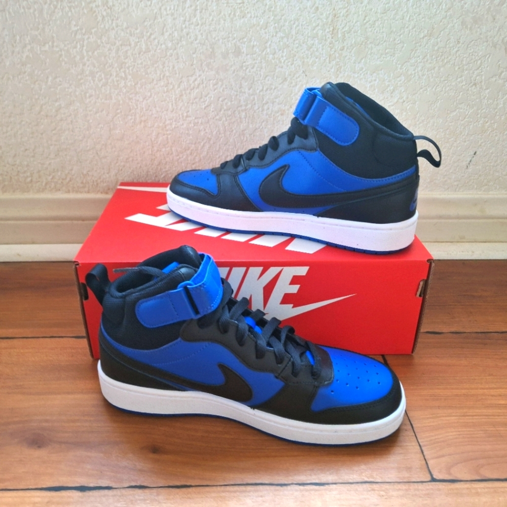 Nike - Picture 3 of 4